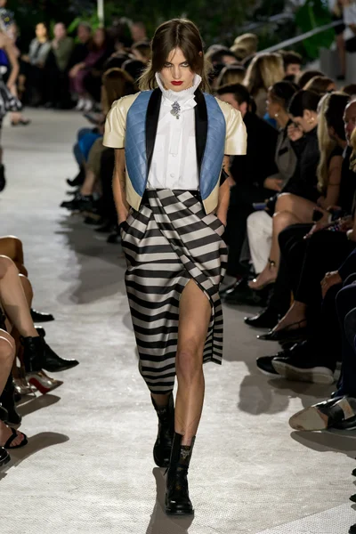 Look 49
